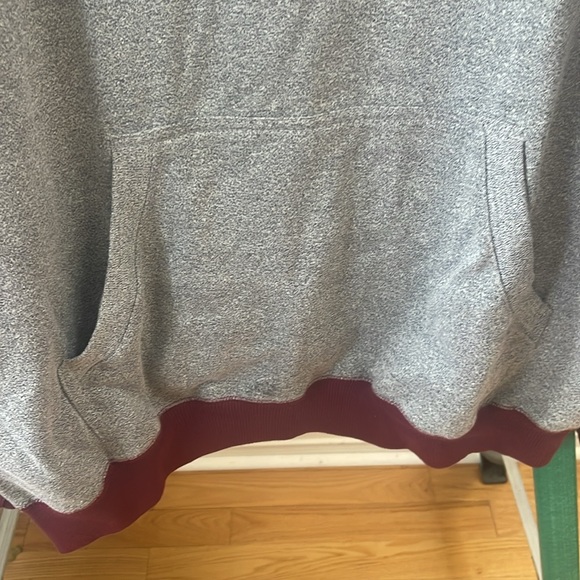 Champs Sports “Crew Neck” with kangaroo pockets Men’s 3xl - Picture 2 of 5